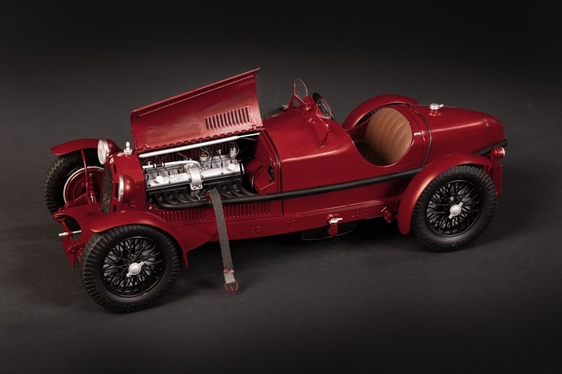 ITALERI 1:12 - Alfa Romeo 8C 2300 Roadster