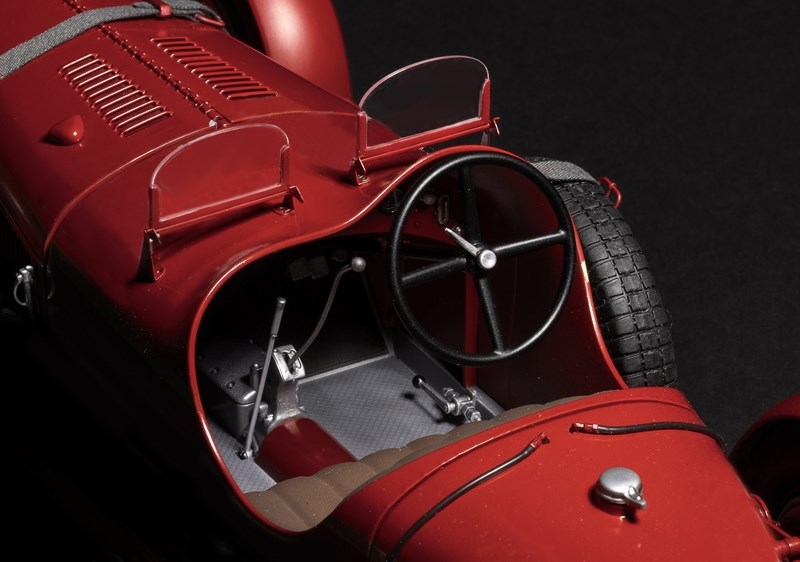 ITALERI 1:12 - Alfa Romeo 8C 2300 Roadster